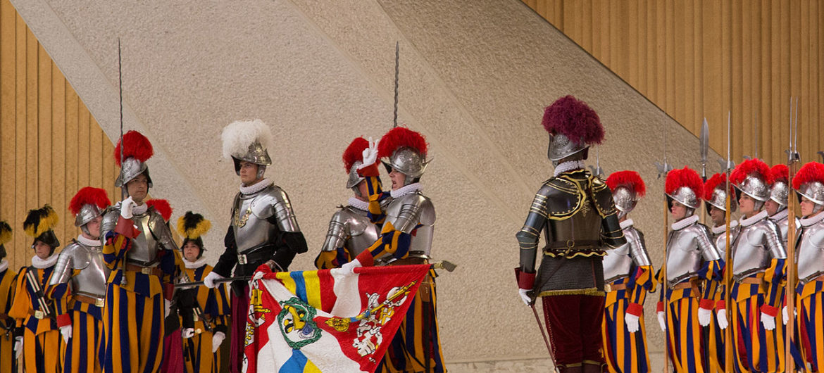 [Obrazek: 1280px-Swiss_guard_swearing_in-1170x530.jpg]